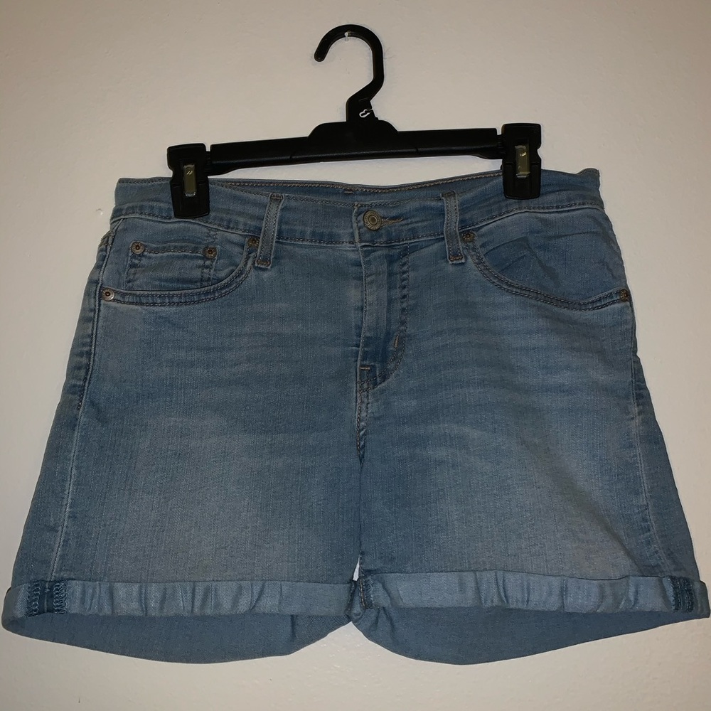 Levi’s Midrise Shorts
